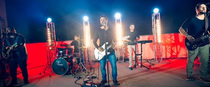 Banda Anjos das Ruas lança novo single e clipe “Te Busco”