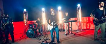Banda Anjos das Ruas lança novo single e clipe “Te Busco”