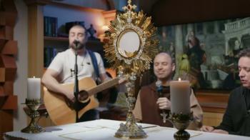 Rosa de Saron participa de momento de fé no Santo Rosário com Frei Gilson