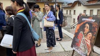 Parolin: demasiados inocentes pagam com a vida a ganância dos poderosos